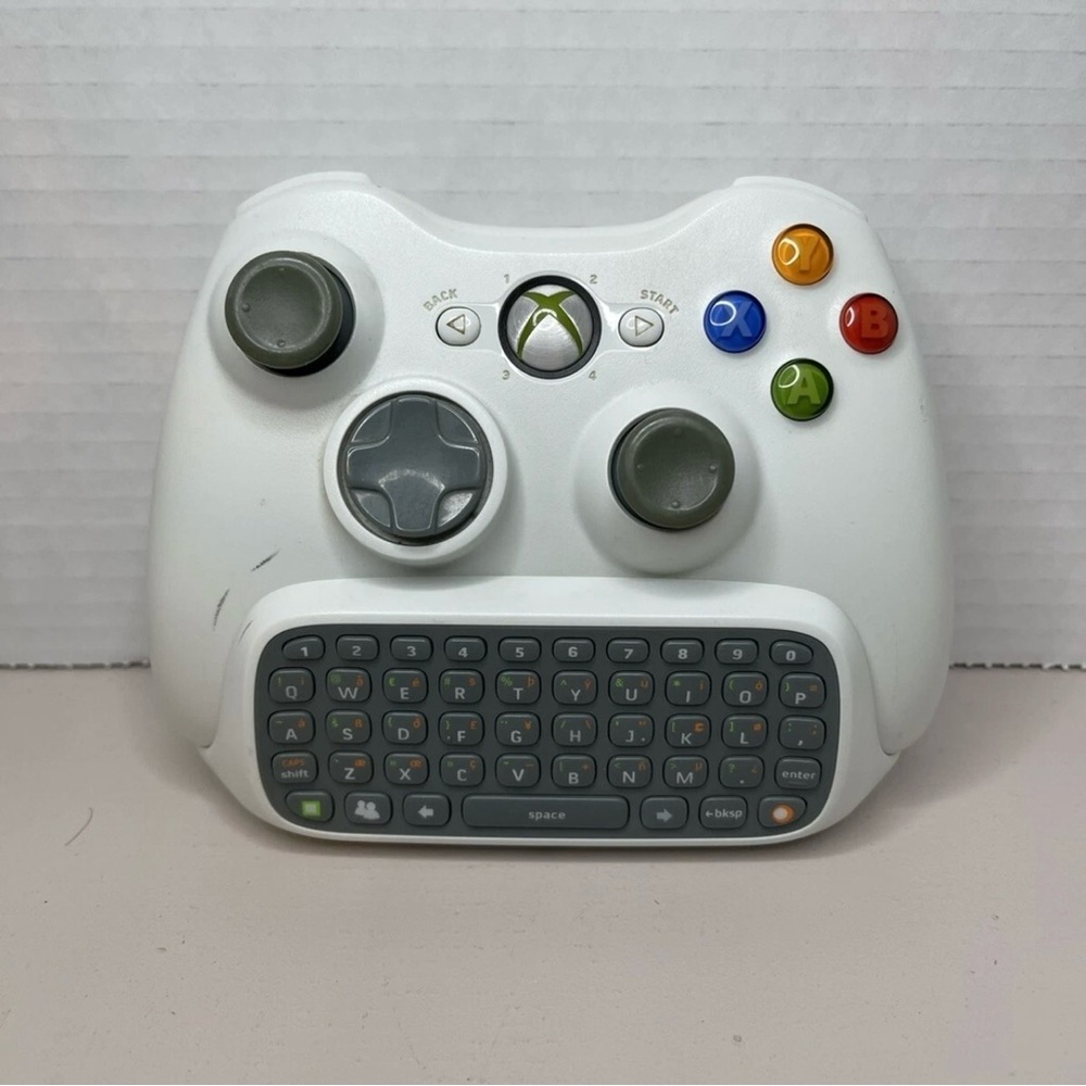 Microsoft Xbox 360 Wireless Controller - White - With Chat Pad